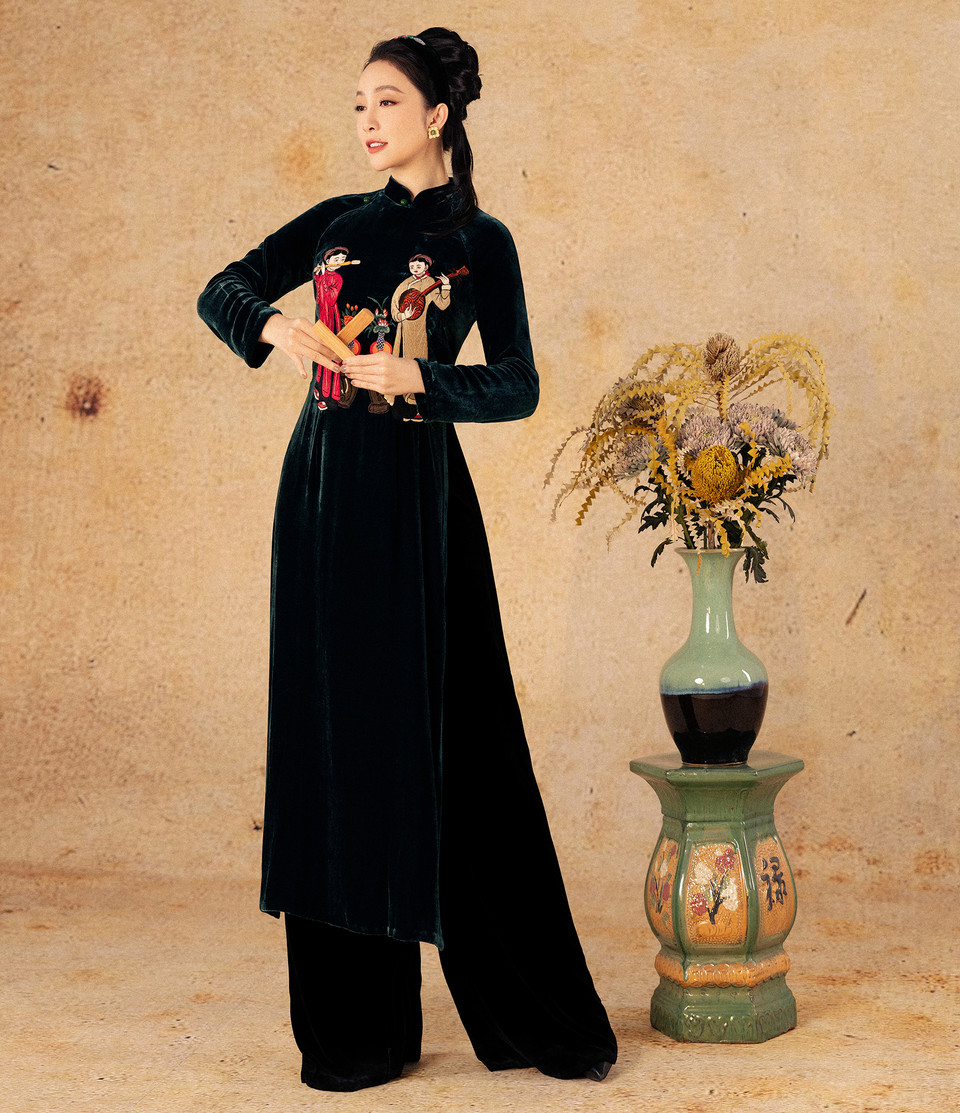 Un áo dài créé par Nguyen Tho Tho.