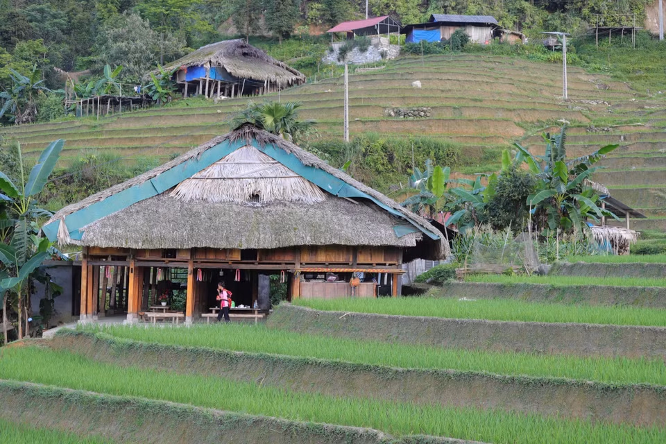 Si vous êtes un aventurier, il vous faut absolument grimper ce sommet et découvrir ce village unique.