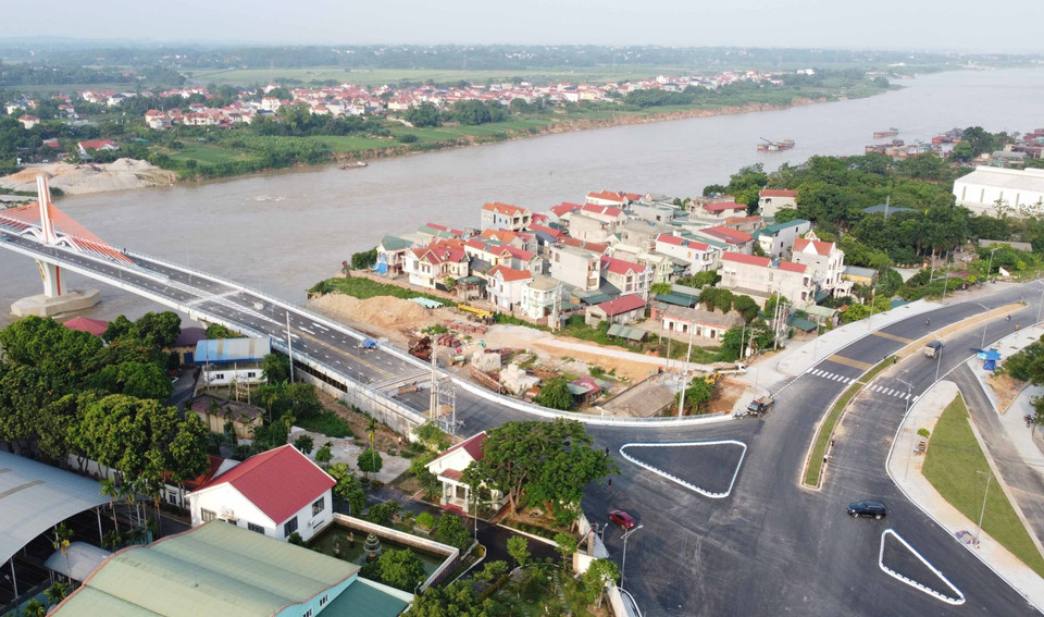 Le point de départ du pont Vinh Phu dans la ville de Viet Tri, province de Phu Tho.