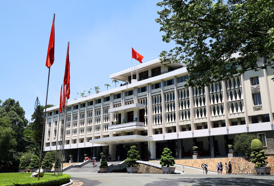Situé dans le centre-ville de Ho Chi Minh-Ville, le Palais de l’Indépendance a servi de domicile et de lieu de travail du président de la République du Vietnam. Il a été reconnu monument historique culturel national et est devenu l'un des sites les plus fascinants de Ho Chi Minh-Ville. Photo: VNA
