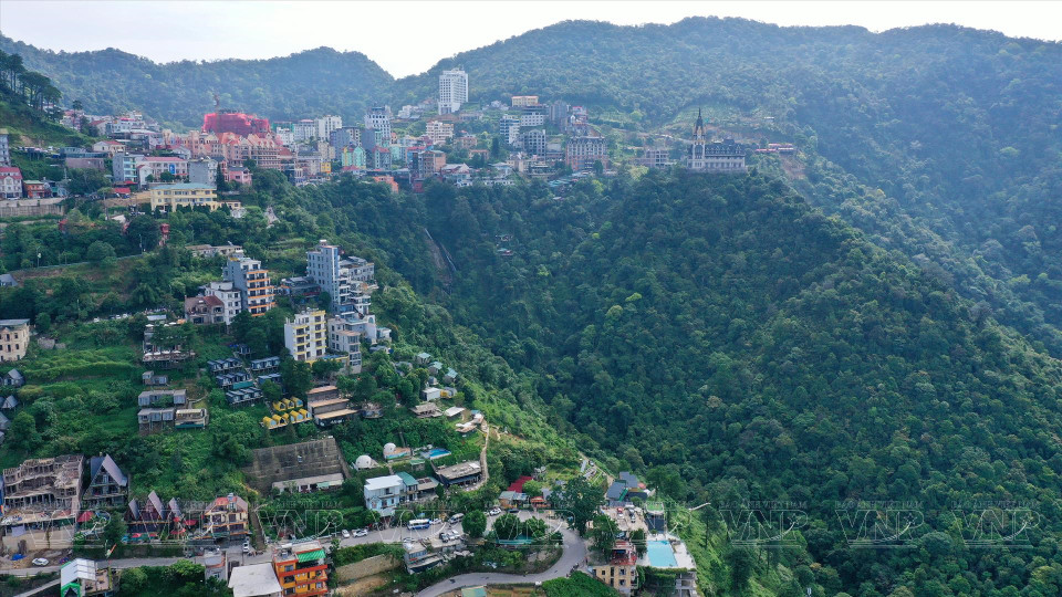 La zone touristique de Tam Dao est située dans le district éponyme et s’étend sur une superficie de 10.723 hectares.