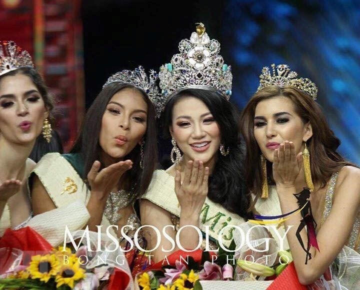  Nguyên Phuong Khanh (2e, droite) et les dauphines du concours Miss Earth 2018. 