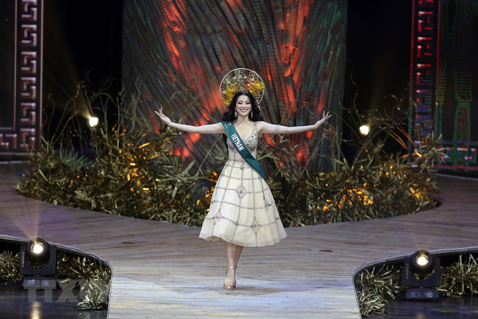  En finale, le 3 novembre à Pasay, la Vietnamienne Nguyên Phuong Khanh a surpassé 87 candidates pour devenir Miss Earth 2018. 
