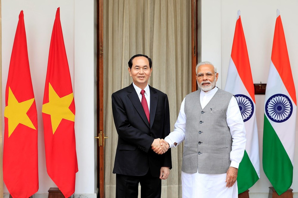 Après la cérémonie d'accueil, le président Tran Dai Quang s'est entretenu avec le Premier ministre indien Narendra Modi. Photo : VNA 