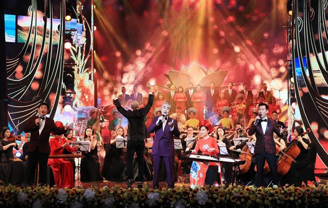 Le programme "Printemps au pays natal" est un événement annuel organisé à l’occasion du Nouvel An lunaire qui a pour but d’approfondir la solidarité entre les Vietnamiens du monde entier.