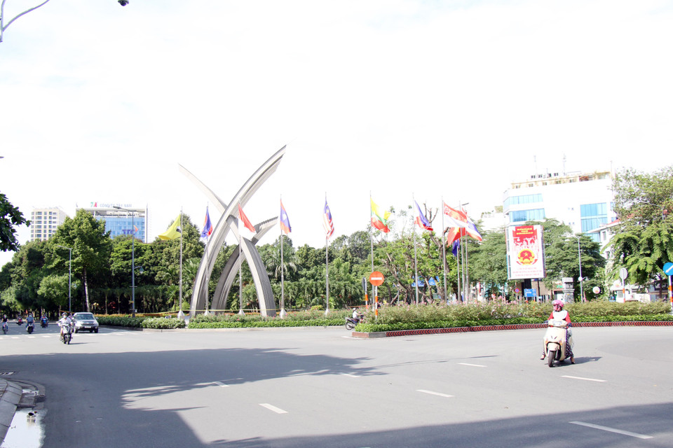 Le parc Hoang Van Thu est assez désert. Photo: VNA