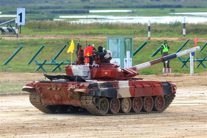 Les Army Games 2021 sont organisés du 22 août au 4 septembre, avec les épreuves organisées dans 12 pays, dont le Vietnam qui accueille les épreuves "Tireurs d'élite à la frontière" et "Zone d'urgence". Vingt-neuf soldats d'élite du génie militaire du Vietnam ont été sélectionnés pour participer aux Army Games 2021. Au total, 277 équipes de 41 pays et territoires concourent dans 34 épreuves. 