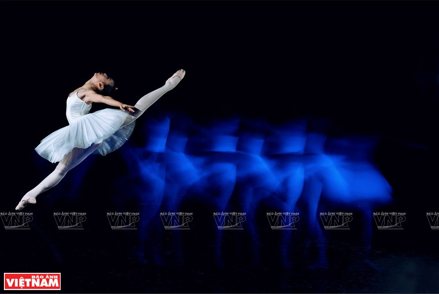 S'envoler. Photo: Vietnam Illustré