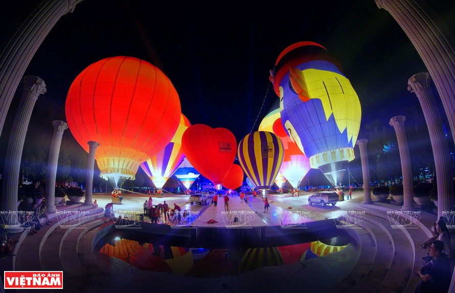 Festival de montgolfières. Photo: Vietnam Illustré