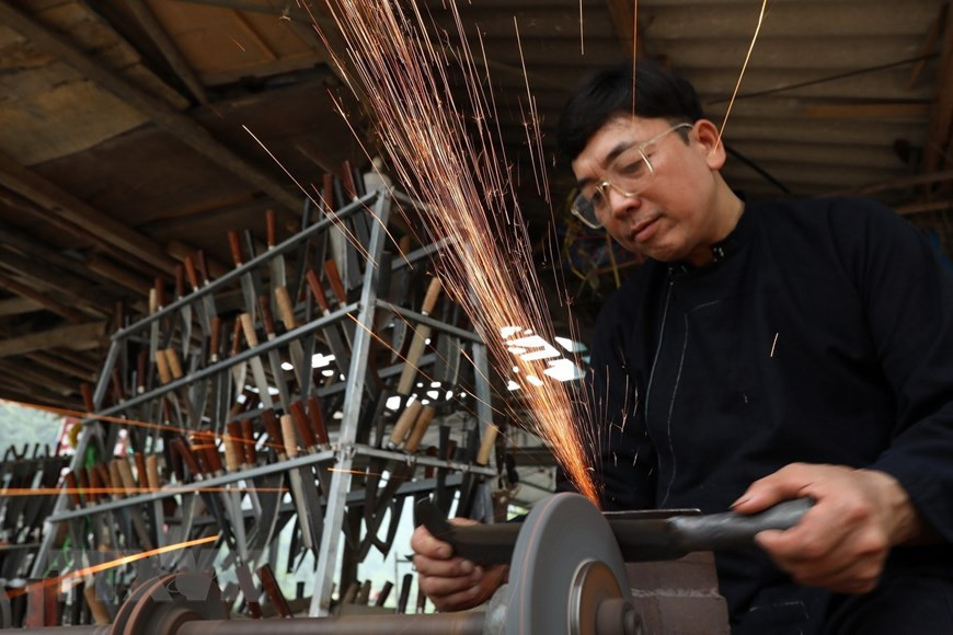 Située à 30km à l’est de la ville de Cao Bang, Phuc Sen vit au son des marteaux et à la lumière du feu des forges, et ce depuis plus de 300 ans. Photo: VNA