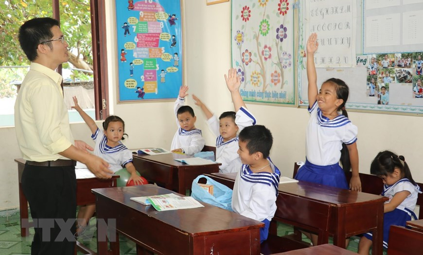 Dans une classe de l'école primaire du bourg de Truong Sa. Photo: VNA