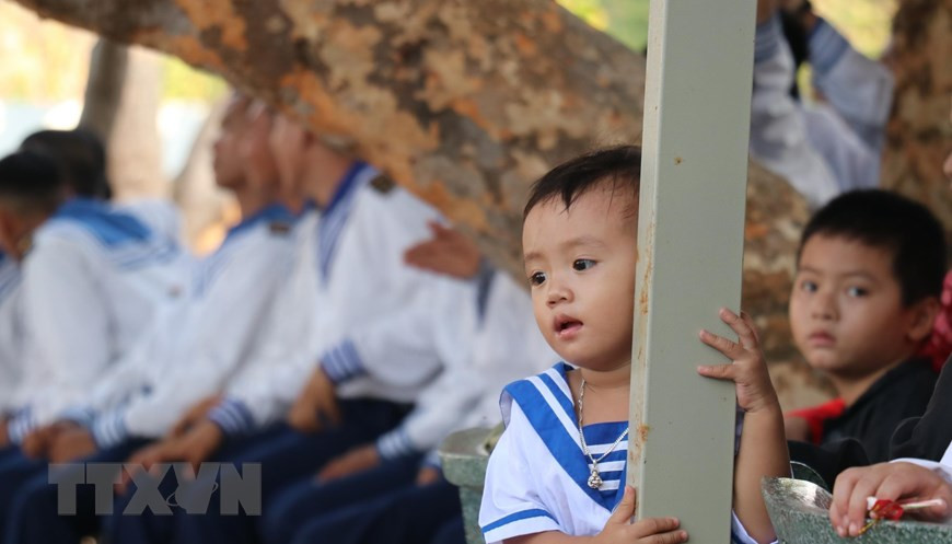 Le petit enfant Lâm Nhât Kiên Huy (18 mois). Photo: VNA