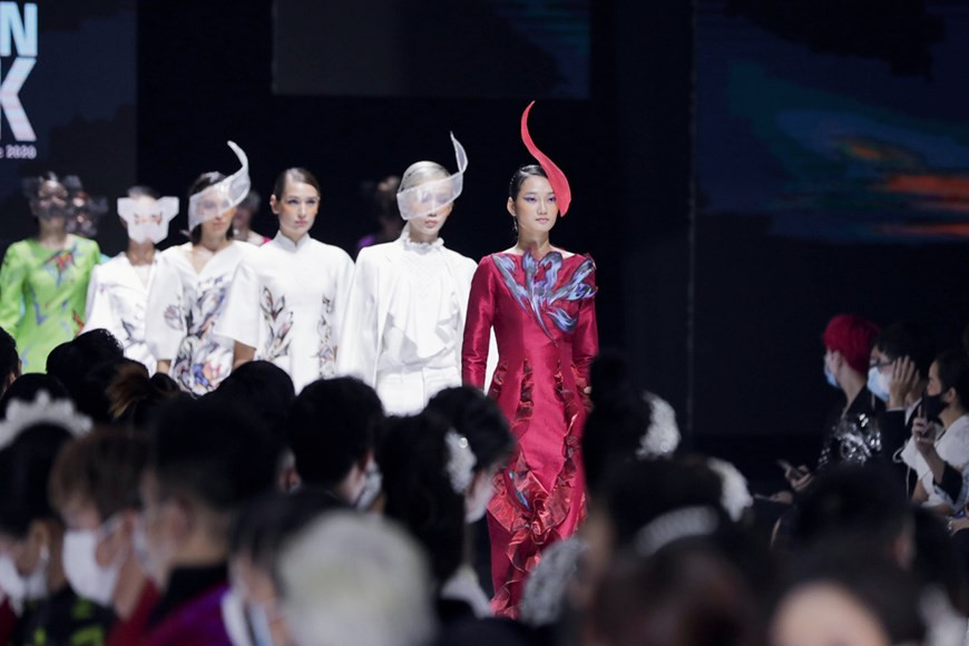 La collection «Keep Blooming» - "Les fleurs sont en fleur".