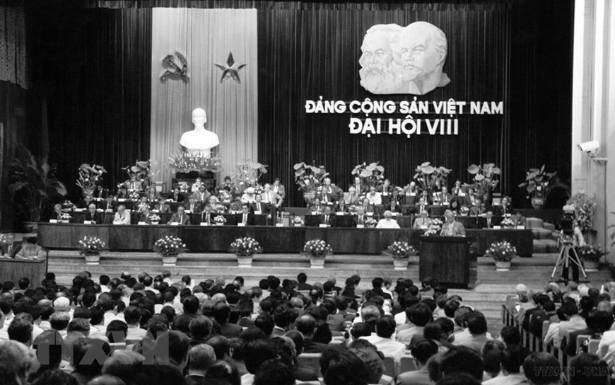 Le 8e Congrès national du Parti communiste du Vietnam s'est tenu du 28 juin au 1er juillet 1996 à Hanoï. Photo: VNA