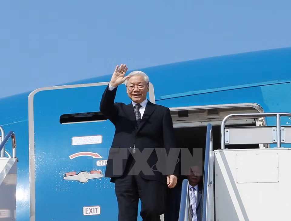  Nguyen Phu Trong arrive à l'aéroport international de Tokyo-Haneda. 