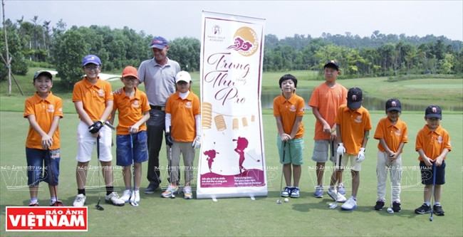 Une photo prise lors d’une visite en campagne à l'occasion de la Fête de Mi-automne. 