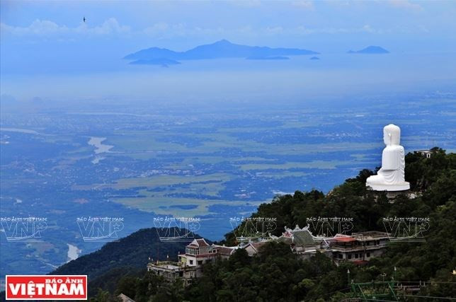 La ville balnéaire de Da Nang vue du mont Ba Na. Photo: Vietnam Illustré