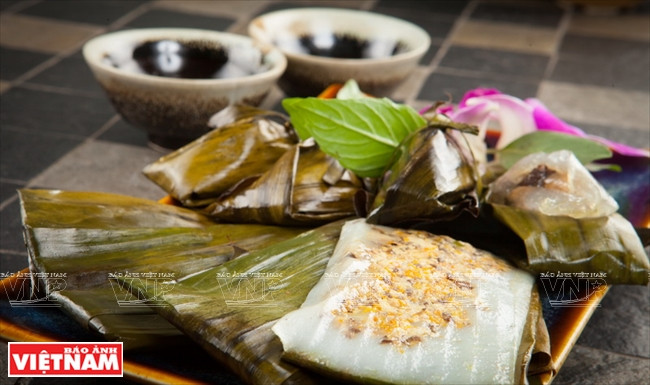 Le “bánh bột lọc” (“gâteaux” à la vapeur au tapioca, aux haricots mungo ).