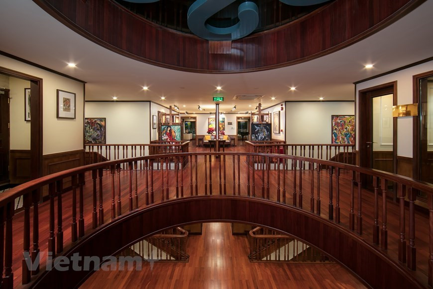 « Mon admiration pour Bach Thai Buoi m'a encouragé, et c’est pourquoi Heritage Cruises est né. Nous nous efforçons d'appliquer ses pratiques et ses valeurs éthiques pour apporter l'héritage de notre nation à nos clients », a déclaré Pham Ha, PDG d'Heritage Cruises. Les voyageurs d'Heritage Cruises suivra les traces de Bach Thai Buoi pour redécouvrir le fleuve Rouge et son delta. C'est la première étape vers la réalisation du rêve de Pham Ha d'introduire des croisières le long de la côte, apportant la beauté du pays aux voyageurs. « Les encouragements et le soutien enthousiaste de Bach Que Huong, l'arrière-petite-fille de notre bien-aimé Bach Thai Buoi, nous a rendus très fiers et nous a donné encore plus confiance dans le succès de ce projet de croisière à Hai Phong », partage Pham Ha. Photo : VietnamPlus