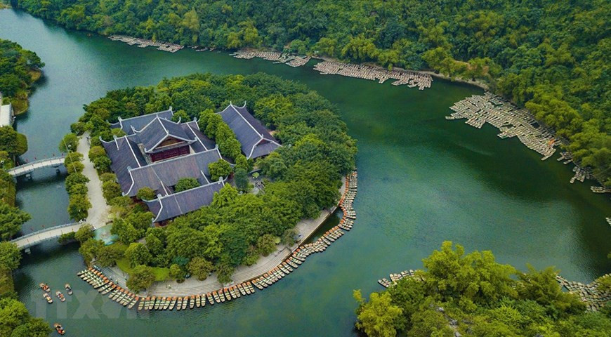Le complexe paysager de Trang An a été inscrit au patrimoine mondial naturel et culturel par l'UNESCO. (Photo: VNA)