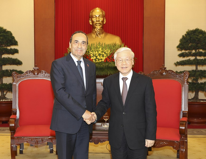 Le Secrétaire général du Parti communiste du Vietnam Nguyên Phu Trong reçoit le Président de la Chambre des Représentants du Maroc Habib El Malki, en visite officielle au Vietnam (Hanoï, 19 décembre 2017). Photo : Tri Dung – VNA