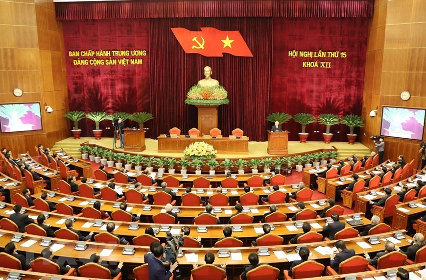 Le 15e Plénum revêt une signification importante en discutant et adoptant les décisions importantes pour les préparatifs du 13e Congrès national du Parti. Photo : VNA