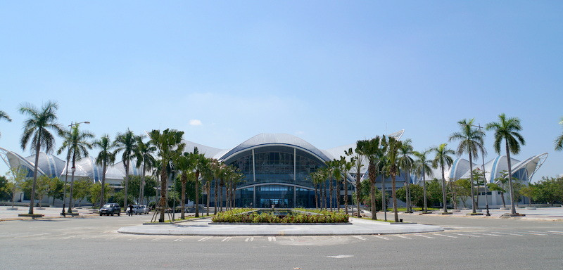 Lors de la Conférence du sommet de l'APEC, le centre sera équipé de stations d'émetteur-récepteur mobiles et les journalistes se verront offrir une carte SIM4G pour sécuriser la couverture internet et Wi-Fi.