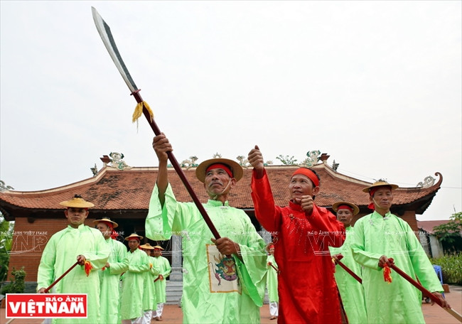  Tro Xuan Pha (danse Xuan Pha) est une danse folklorique dans la commune de Xuan Truong, district de Tho Xuan, province de Thanh Hoa, qui est transmise depuis de nombreuses générations. 