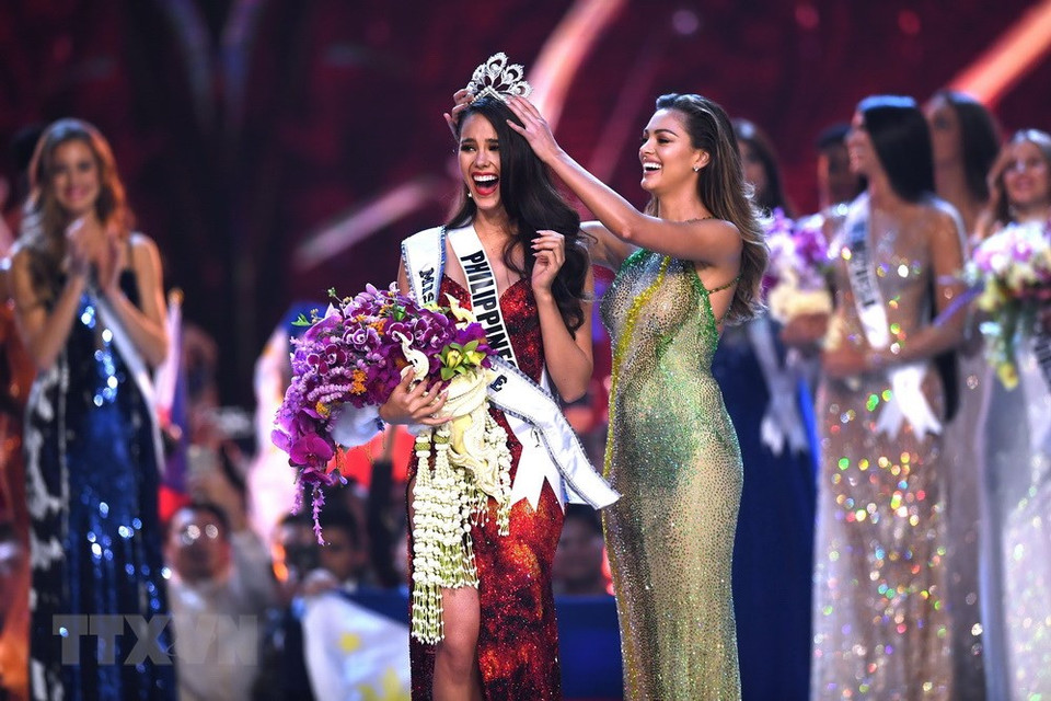  La Philippine Catriona Gray, 24 ans, a été couronnée Miss Univers 2018, lors de la finale de ce concours de beauté, tenue le matin du 17 décembre à Bangkok, en Thaïlande.