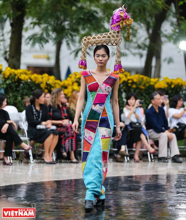 Collection du styliste Del Valle Cortizas Diego.