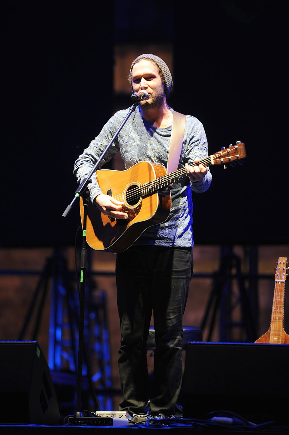 Le guitariste néo-zélandais Thomas Oliver.
