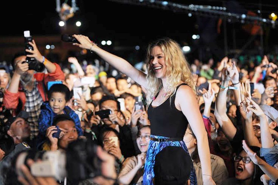 Joss Stone était la dernière à se produire de la 3e soirée mais les spectateurs sont restés nombreux.