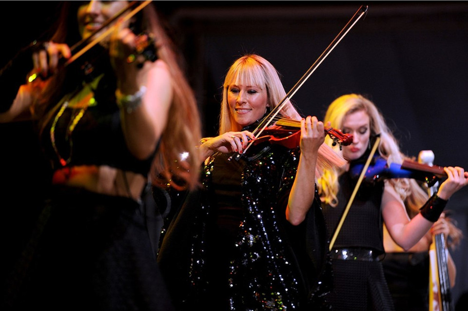 Et aussi l'hymne national du Vietnam.