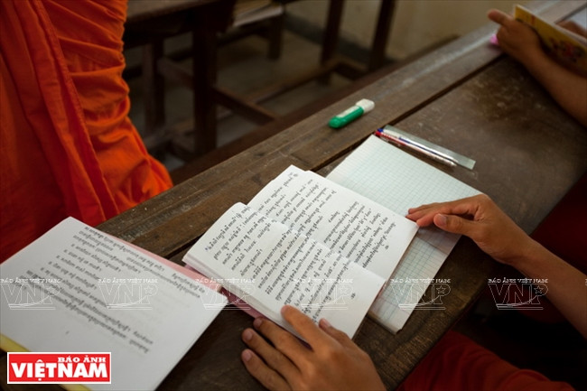 Manuels de grammaire de khmer.