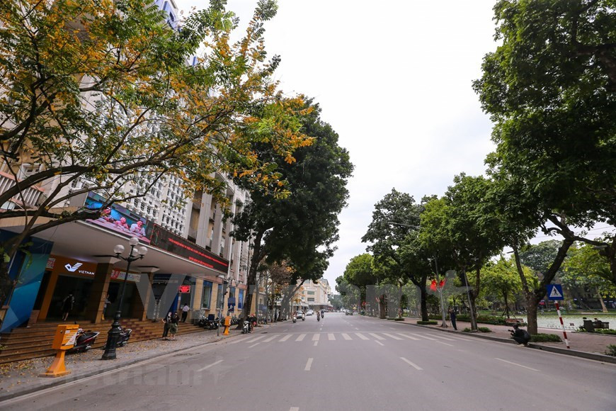 Des rues autrefois bondées comme Dinh Tien Hoang, Cau Giay et Chua Boc, etc., sont moins fréquentées que les jours habituels.