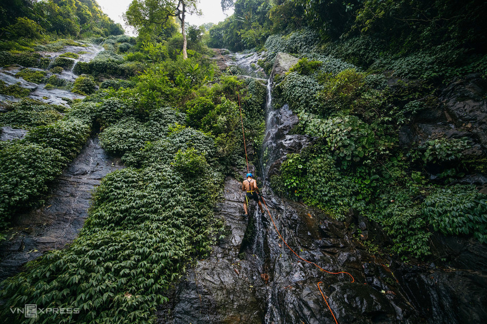 L'escalade sur cascade n'est pas destinée aux personnes ayant le vertige. 