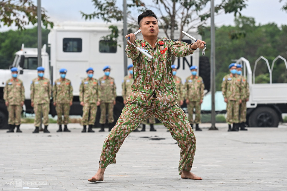 Démonstration de nunchaku. Photo: vnexpress