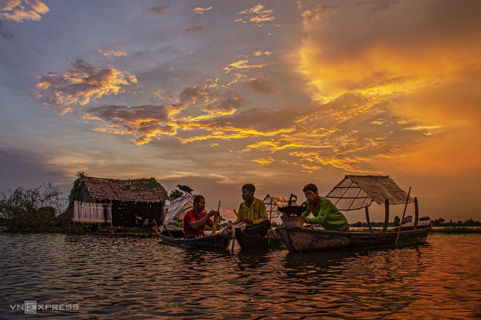 Chaque scène prise par Le Hoang Thai ci-dessus est une belle image qui reflète la vie quotidienne et les changements de sa commune natale de Tan Lap, contribuant à la promotion de l'image de Long An auprès d'amis vietnamiens et étrangers. Photo: vnexpress