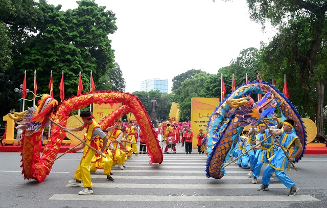Selon la légende du Vietnam, le dragon symbolise la majesté, la force. 