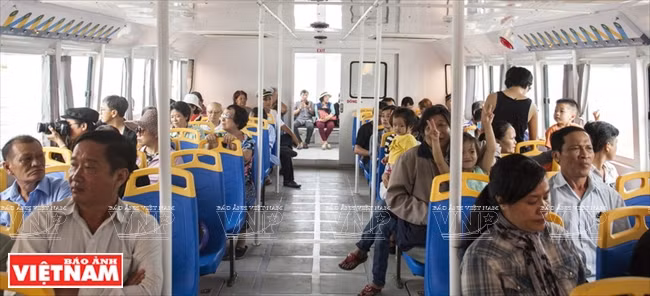 Le trajet s’étend sur 10,8 km, du port de Bach Dang à l’embarcadère Linh Dong