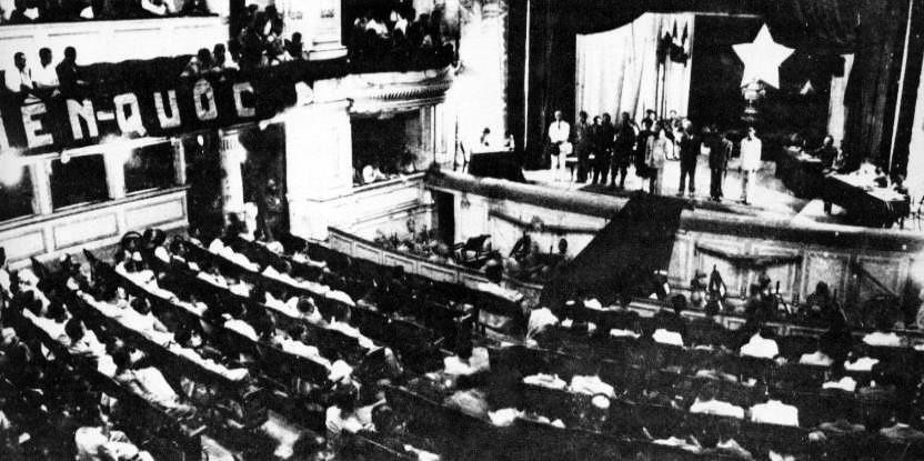 La première législature de l'Assemblée nationale se réunit à l'Opéra de Hanoï, ratifiant le 2 mars 1946 la Constitution de 1946. Photo: Archives/VNA