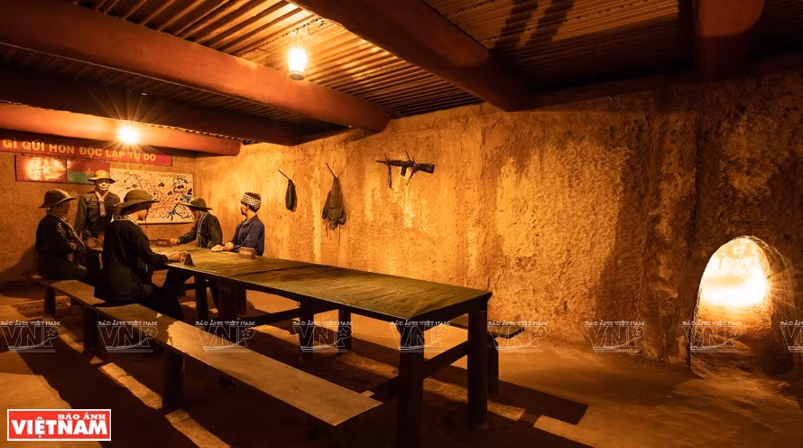 Cette grande salle de réunion est capable d’accueillir une vingtaine de personnes