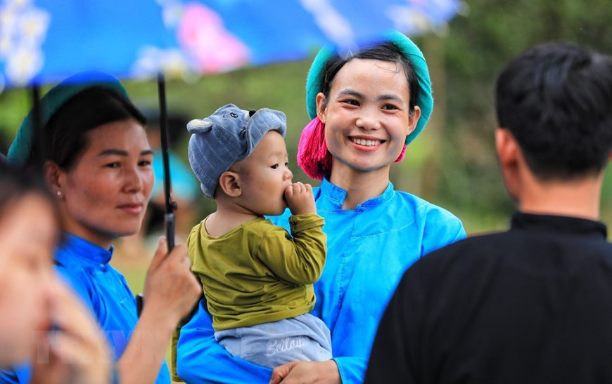 Le tournoi annuel de football féminin est l'une des activités de la commune de Huc Dong pour stimuler le tourisme. Photo: VNA