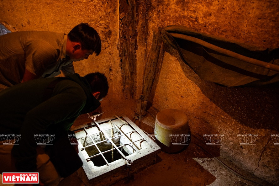 Un puits creusé dans les tunnels de Cu Chi