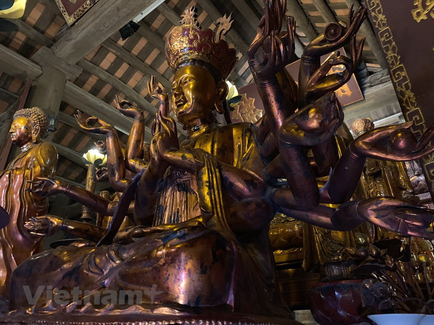 Malgré d’innombrables restaurations, la pagode a su conserver son architecture traditionnelle marquée par les empreintes des dynasties des Le et des Nguyen.