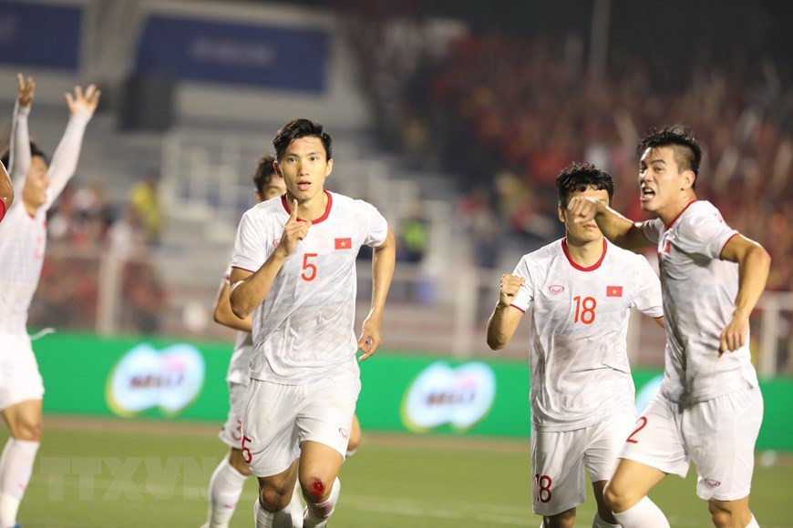 Parmi les trois buts de l’équipe vietnamienne, deux ont été marqués par Doan Van Hau (maillot No5) aux 39e et 73e minutes...