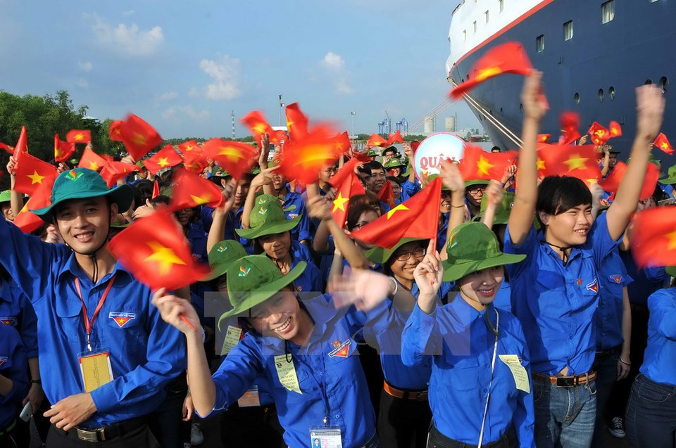 Les jeunes de Ho Chi Minh-Ville accueillent leurs amis.