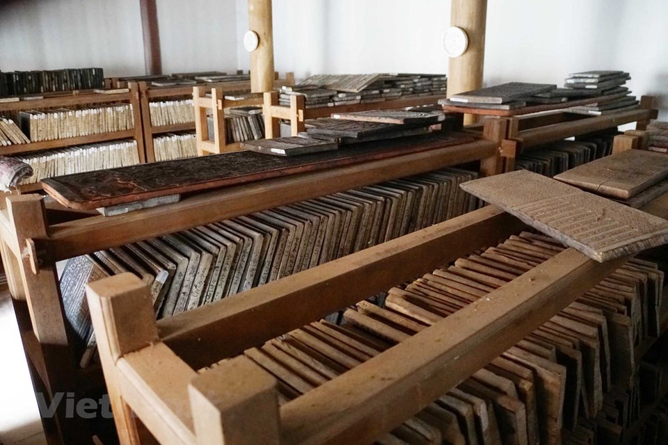 La pagode préserve de nombreux documents précieux sur la période de prospérité du bouddhisme au Vietnam et près de 2.000 tablettes de bois