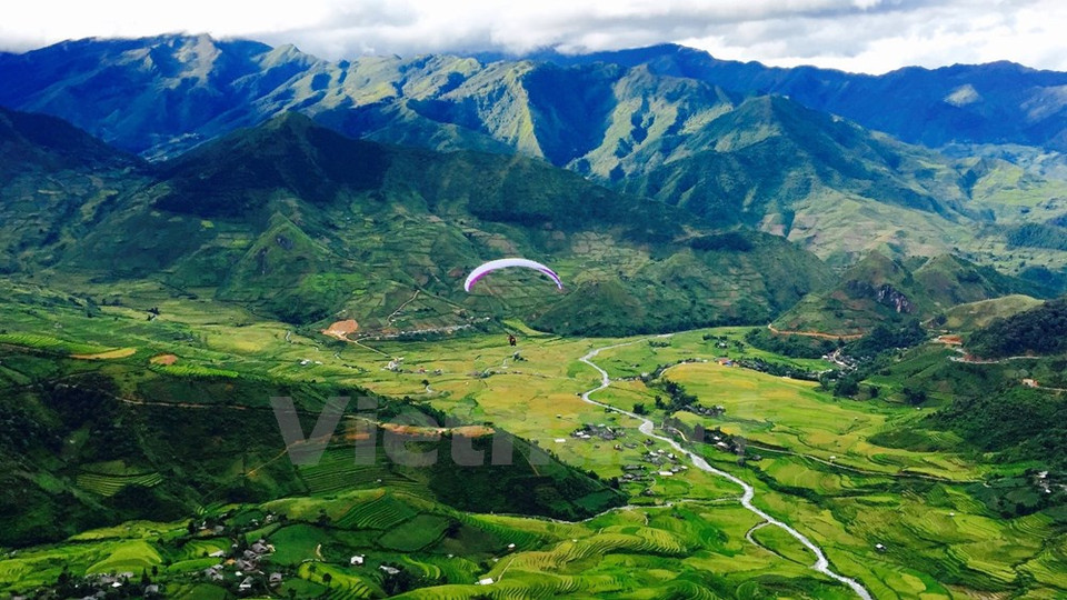 Chaque année, une semaine culturelle et touristique des rizières en terrasse est organisée à la fin septembre ou début octobre. 