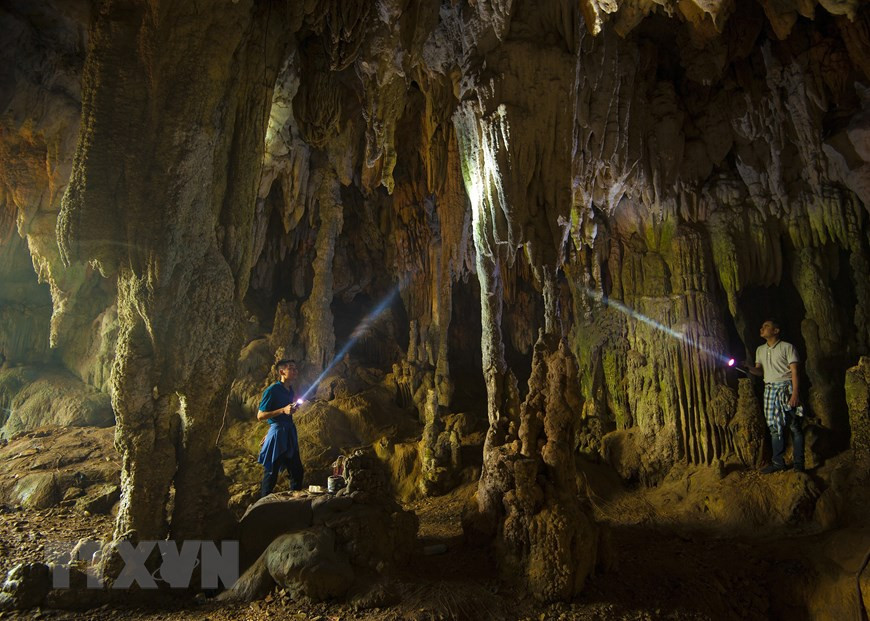 La beauté de la grotte Thiên Hà avec ses stalagmites et stalactites uniques. Photo: VNA